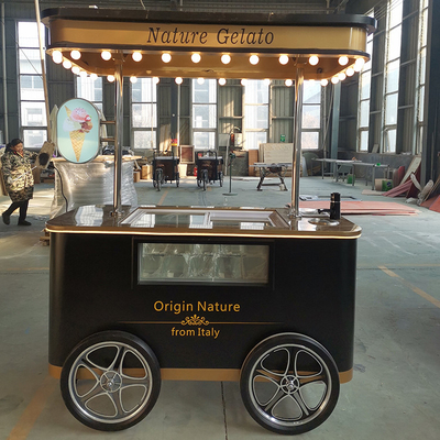 2024 nieuw type Mobiele Italiaanse ijs hand push wagen met display vriezer Gelato stand wagen