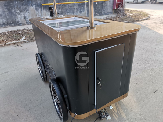 2024 nieuw type Mobiele Italiaanse ijs hand push wagen met display vriezer Gelato stand wagen