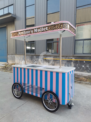 Mobiele Italiaanse ijs hand push wagen met display vriezer Gelato stand wagen