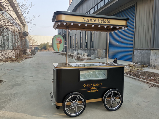 Gelato-showcase kiosk ijsvriezer handdruk Italiaans ijswinkelmandje