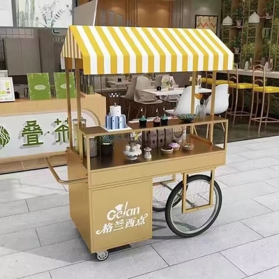 Urban Hotel Lobbies verwelkomen de ijs- en koffiewinkel
